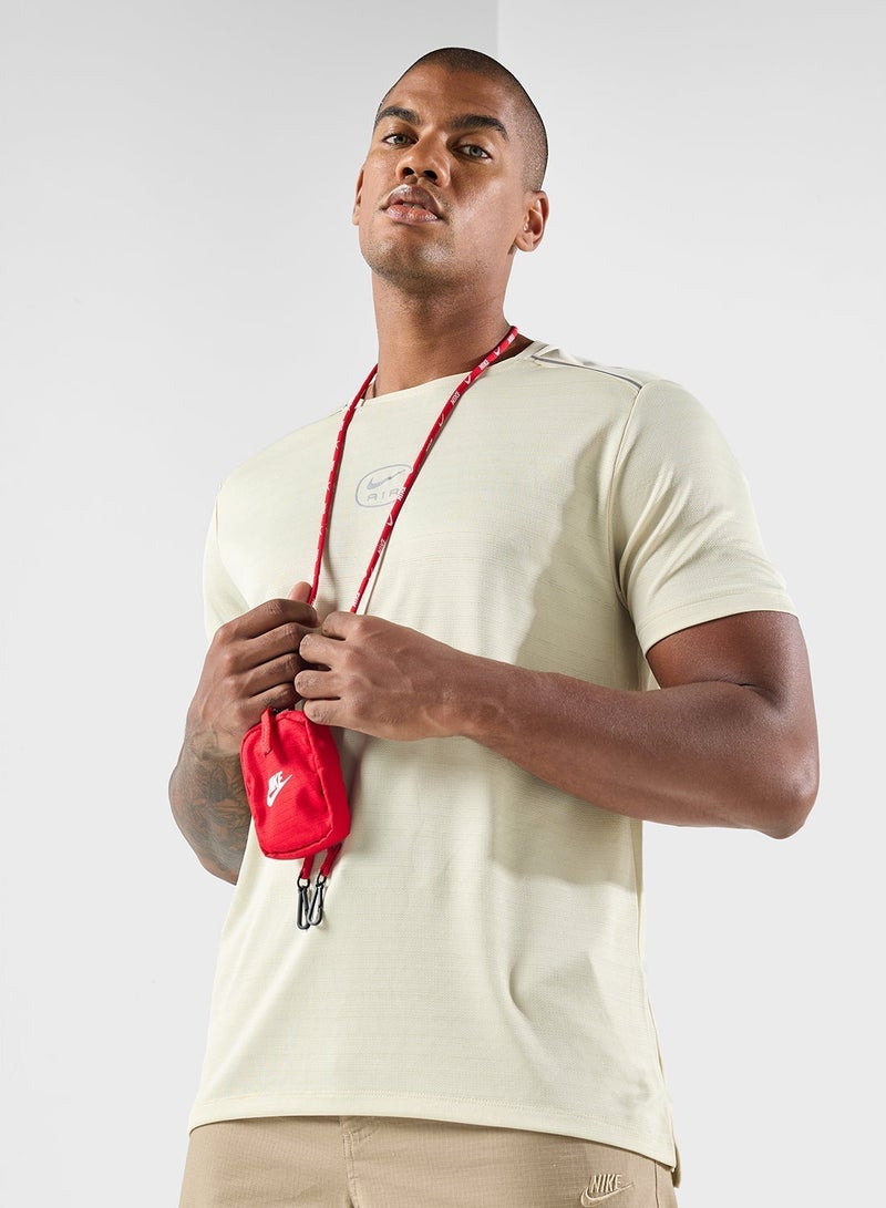 Nike Nsw Swoosh Icon T-Shirt - Image 1